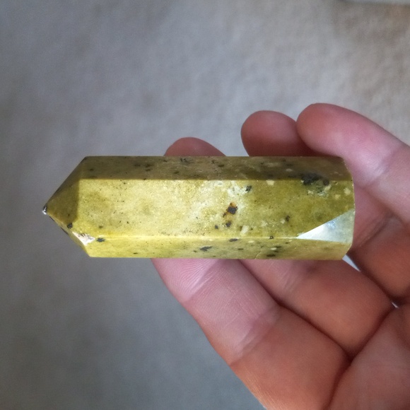 Crystals Other - Serpentine Crystal Tower